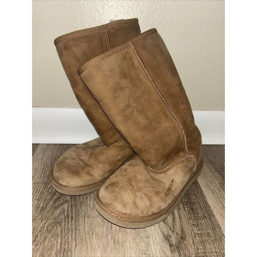 UGG Australia 5229 Classic Tan Suede Shearling Lined Winter Boot Girls Size 4